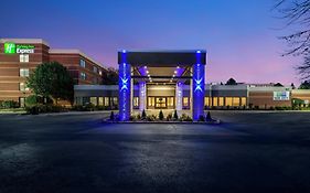 Holiday Inn Express Naperville By Ihg